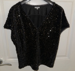 Can anyone find me a v neck sparkly top that has a good fit to wear with jeans for a night out?