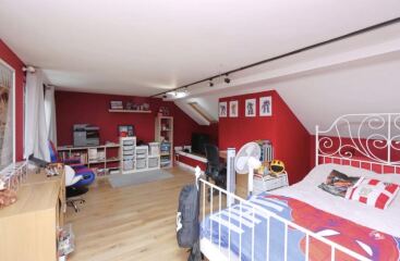 Buying a house with an occasional room and no BR