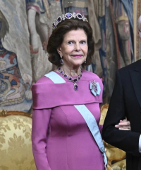 Royal Style: A Double Breasted Safari Suit? We need to discuss...