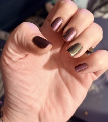 I want to see your nails!