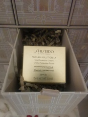 Oh Come All Ye Facials! Moisturisers and treatments! Join me for the Harrods Beauty Advent Calendar opening thread!