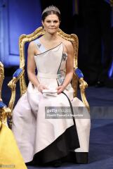 Royal Style: A Double Breasted Safari Suit? We need to discuss...