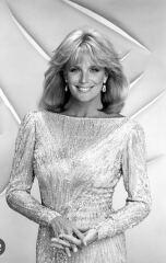 Why am I shaped like a rectangle and how should I dress? Pics included