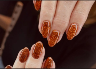 I think I'm done with glittery nails at Christmas