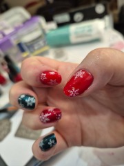 I want to see your nails!