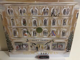 General “Waifs and Strays” Beauty Advent Calendar opening thread.