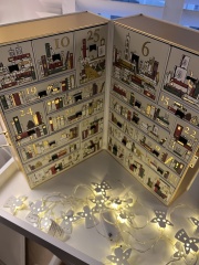 General “Waifs and Strays” Beauty Advent Calendar opening thread.