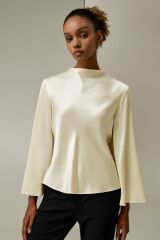 Help me complete my outfit: low key wedding, 50 something bride
