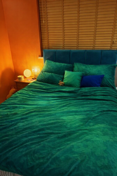 To ask how you’d decorate your bedroom around this bed?