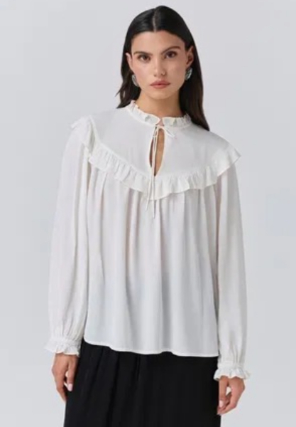 Help short and fat me find a business/business casual outfit