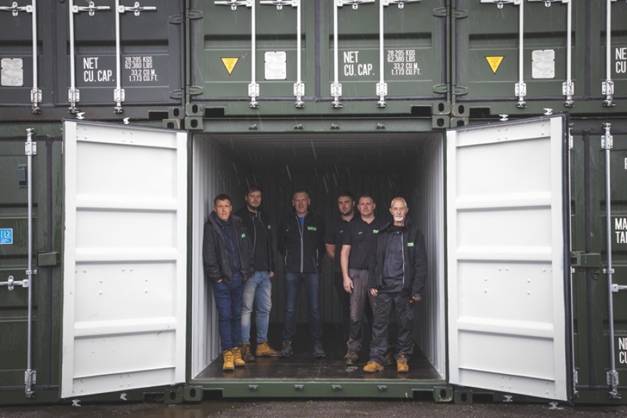 The Bluestocking, where the cheese is plentiful and the Champagne is on Boiledbeetle