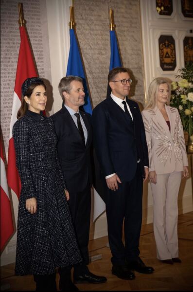 Royal Style: Hoping for Yuletide shimmer, but not too many green coats!