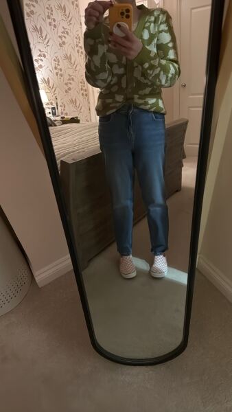 Why am I shaped like a rectangle and how should I dress? Pics included