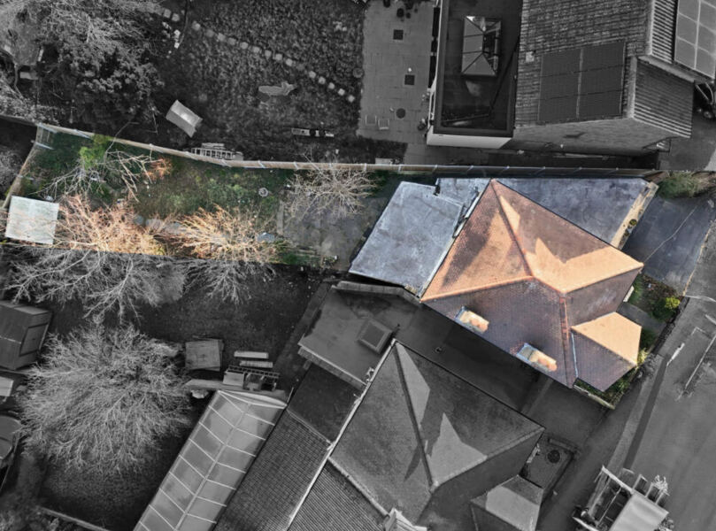 Please help us decide between these two houses