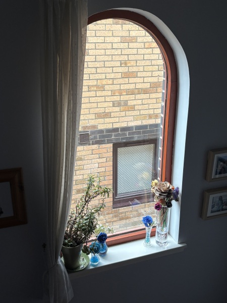 Neighbouring windows