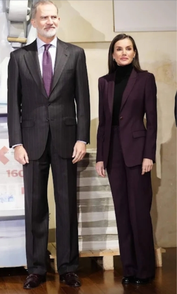 Royal Style: Hoping for Yuletide shimmer, but not too many green coats!