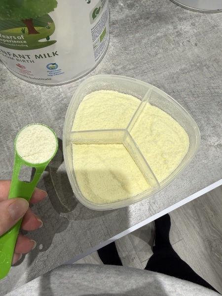 Hipp powder different colour