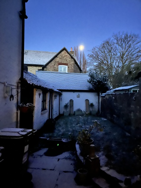 Thread 40 Starmer: Prettig Kerstfeest, Nollaig Shona, Hyvää Joulua, Nadolig Llawen ,圣诞快乐, God Jul, Feliz Navidad, Bouan Noué, Nollaig Chridheil.