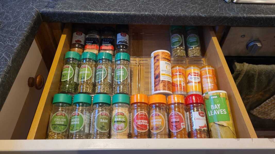 Herb and spice jar storage