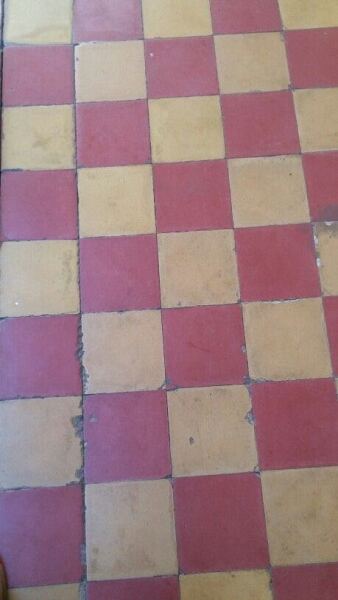 Quarry tiles floor - what colour of walls, stairs, doors etc?