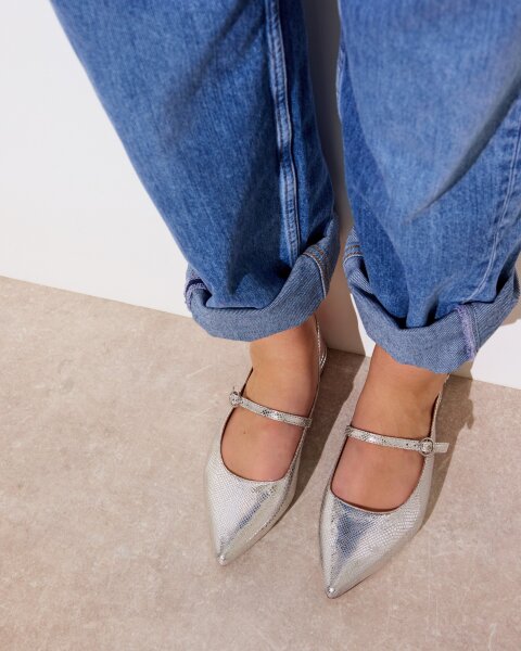 ‘Hollywood Glamour’ shoe dilemma!