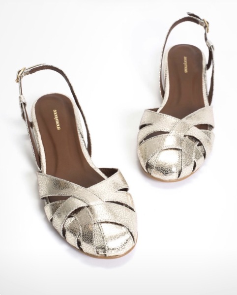 Closed toe summer shoes