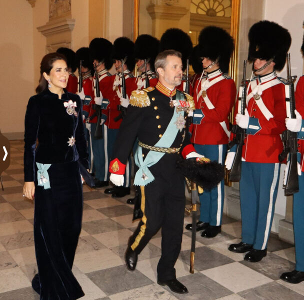 Royal Style: Hoping for Yuletide shimmer, but not too many green coats!