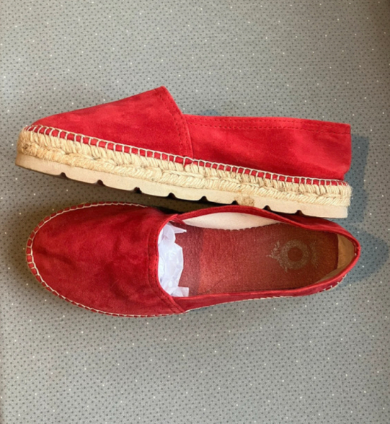 Closed toe summer shoes