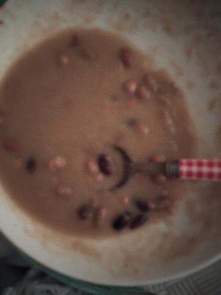 Is my sister BU to say these photos show little pieces of metal in her food? (Photos attached) (Update with extra photos on page 5)