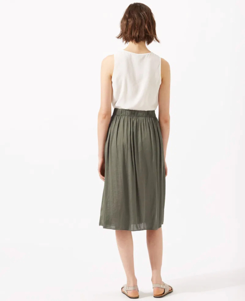 Help short and fat me find a business/business casual outfit