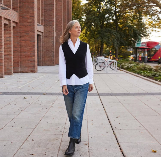 How does an overweight woman wear brogues?