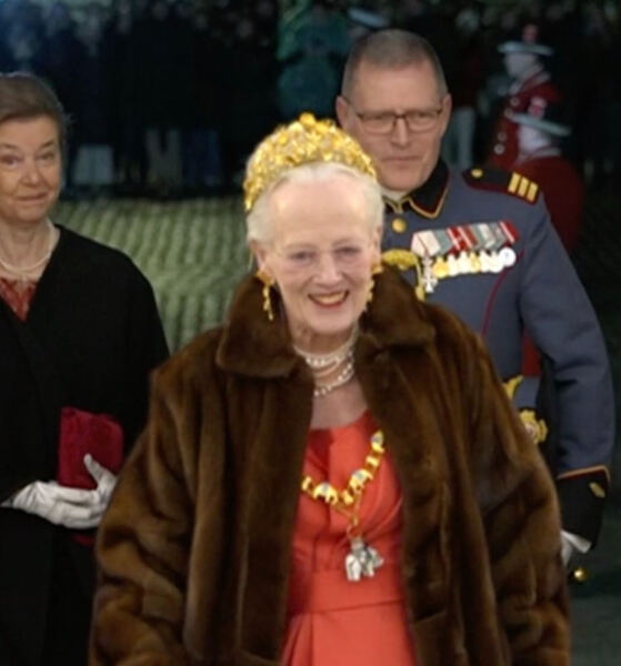 Royal Style: Hoping for Yuletide shimmer, but not too many green coats!