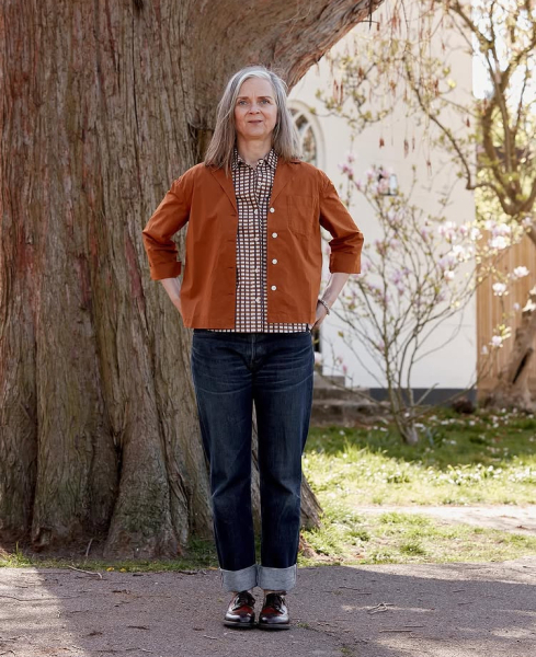 How does an overweight woman wear brogues?