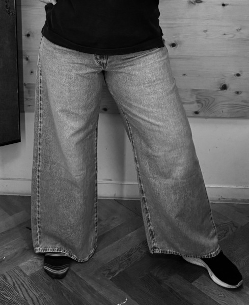 Size 14 wide leg jeans that don’t make me look like a clown? 🤡