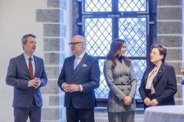 Royal Style: Hoping for Yuletide shimmer, but not too many green coats!