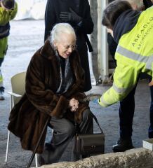 Royal Style: Hoping for Yuletide shimmer, but not too many green coats!