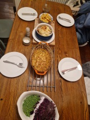 Meal planning, sharing recipes and ideas to make the weekly budget go further.