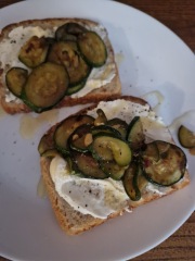 Meal planning, sharing recipes and ideas to make the weekly budget go further.
