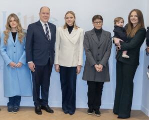 Royal Style: Hoping for Yuletide shimmer, but not too many green coats!