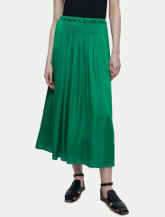 Help short and fat me find a business/business casual outfit