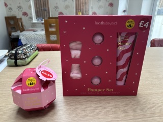 The one where I've clearly lost count on the number of threads and this one really will contain Christmas!