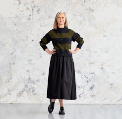 How does an overweight woman wear brogues?