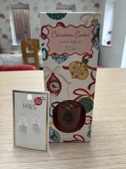 The one where I've clearly lost count on the number of threads and this one really will contain Christmas!