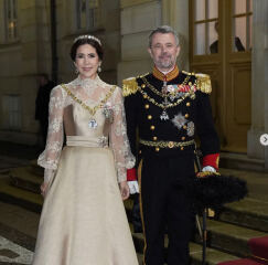 Royal Style: Hoping for Yuletide shimmer, but not too many green coats!