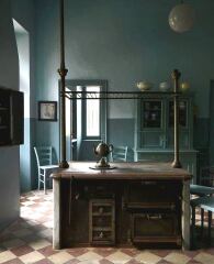 Quarry tiles floor - what colour of walls, stairs, doors etc?