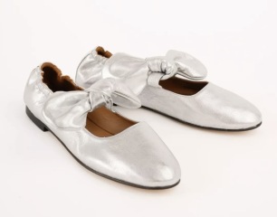 Closed toe summer shoes