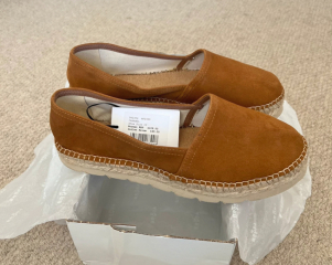 Closed toe summer shoes