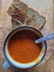 Meal planning, sharing recipes and ideas to make the weekly budget go further.
