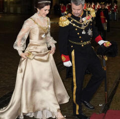 Royal Style: Hoping for Yuletide shimmer, but not too many green coats!