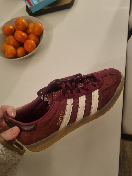 Help me decide on burgundy trainers